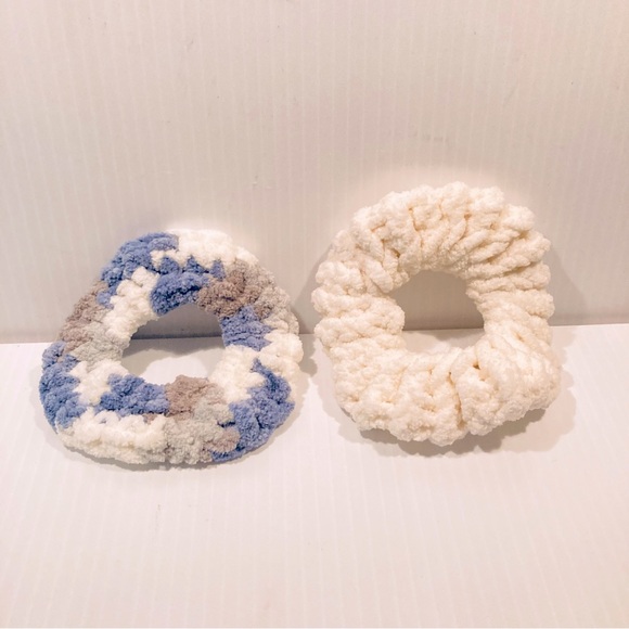 Fuzzy Chenille Scrunchies Camouflage Camo Blue Gray White and Ivory Cream NEW - Picture 3 of 6